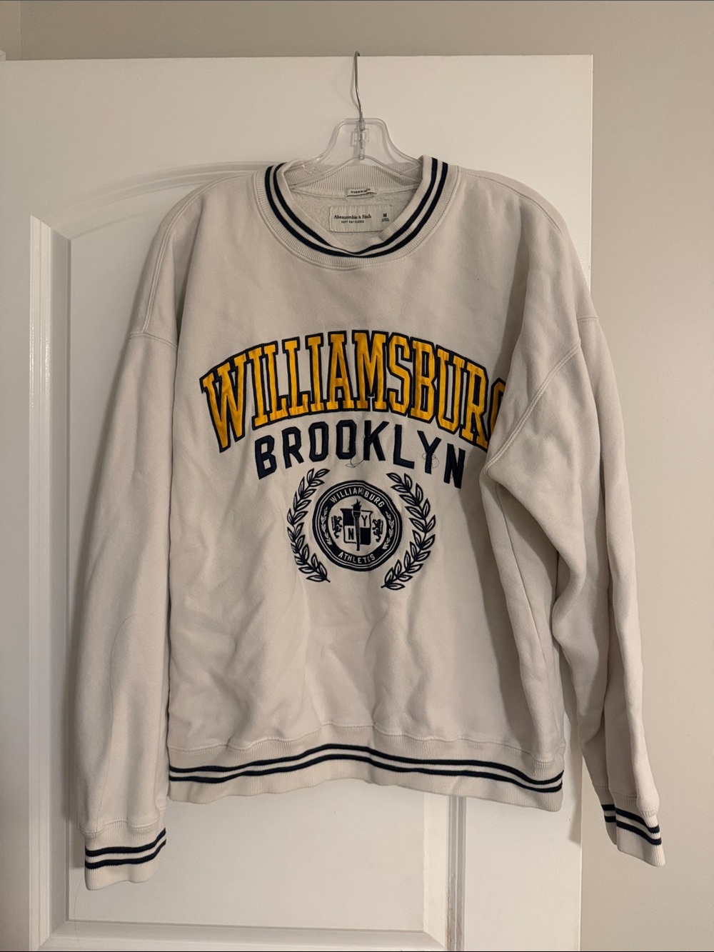 Abercrombie & Fitch Graphic Sweatshirt